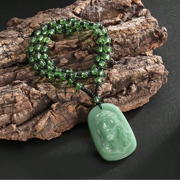 COPY - JADE NECKLACE - Picture 3 of 3